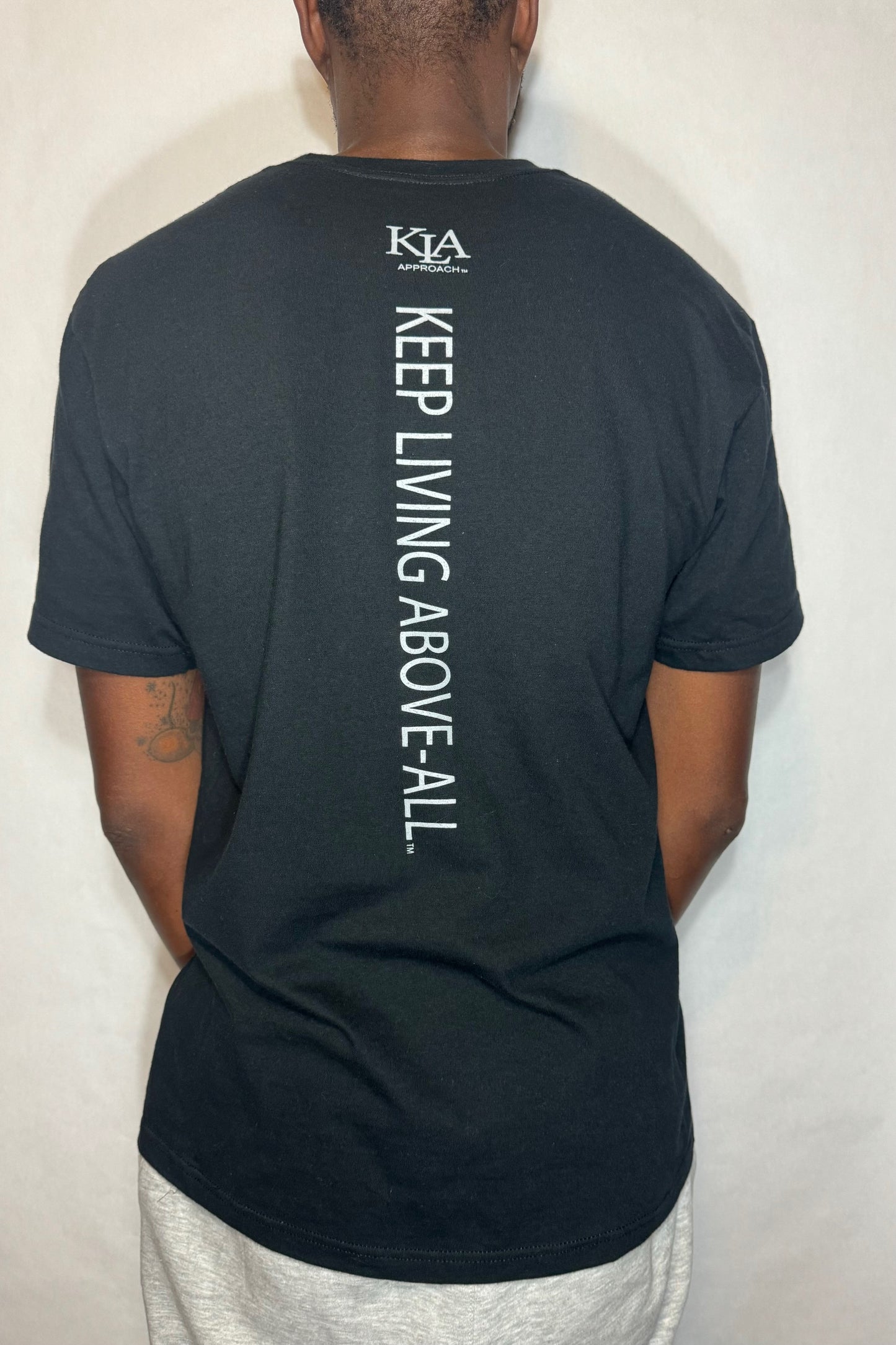BLACK SHORT SLEEVE T-SHIRT
